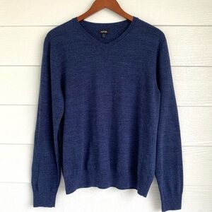 💙APT. 9 ~ Dark Blue Navy V-Neck Sweater Size M